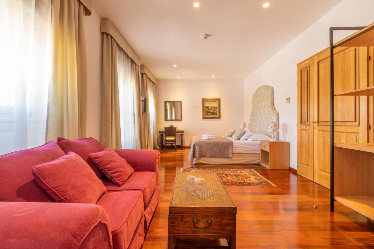 B&B Heritage Villa Apolon Stari Grad  Exterior foto