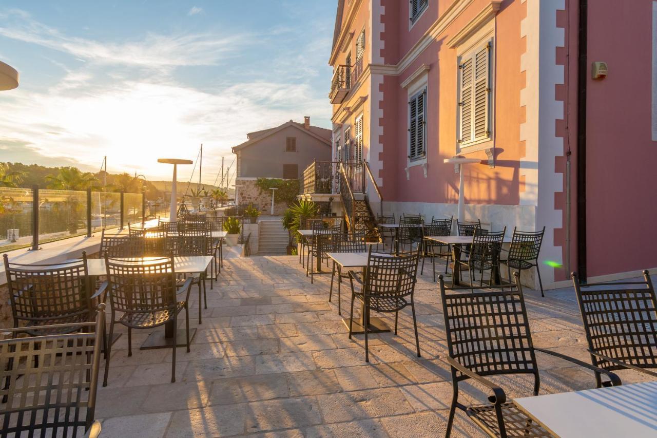 B&B Heritage Villa Apolon Stari Grad  Exterior foto